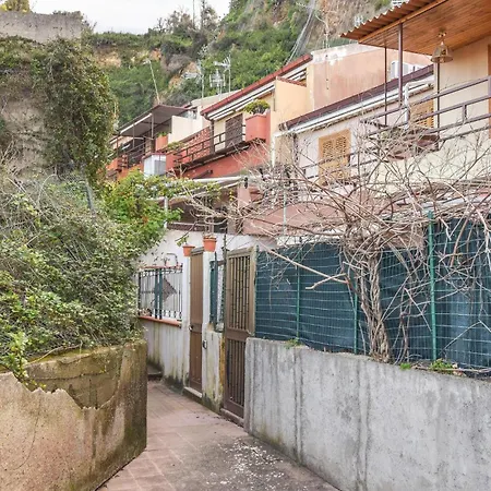 1 Bedroom In Acqualadrone Apartment *
